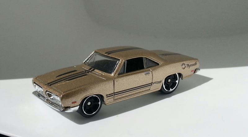 Illustration for article titled Detergent Lightbox Muscle Cars!
